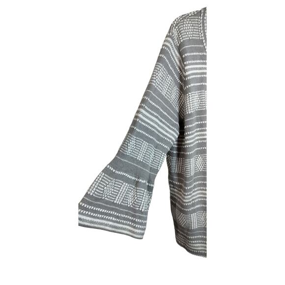 4362)Skies Are Blue Open Front Gray White Textured Bell Sleeves Cardigan Plus 2X - Picture 2 of 9
